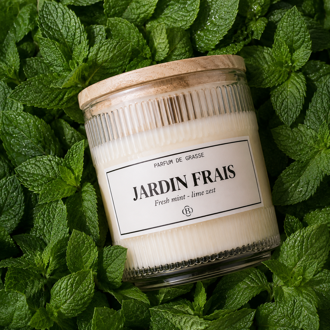 Bougie parfumée Jardin Frais - Belle - Chic Bottle
