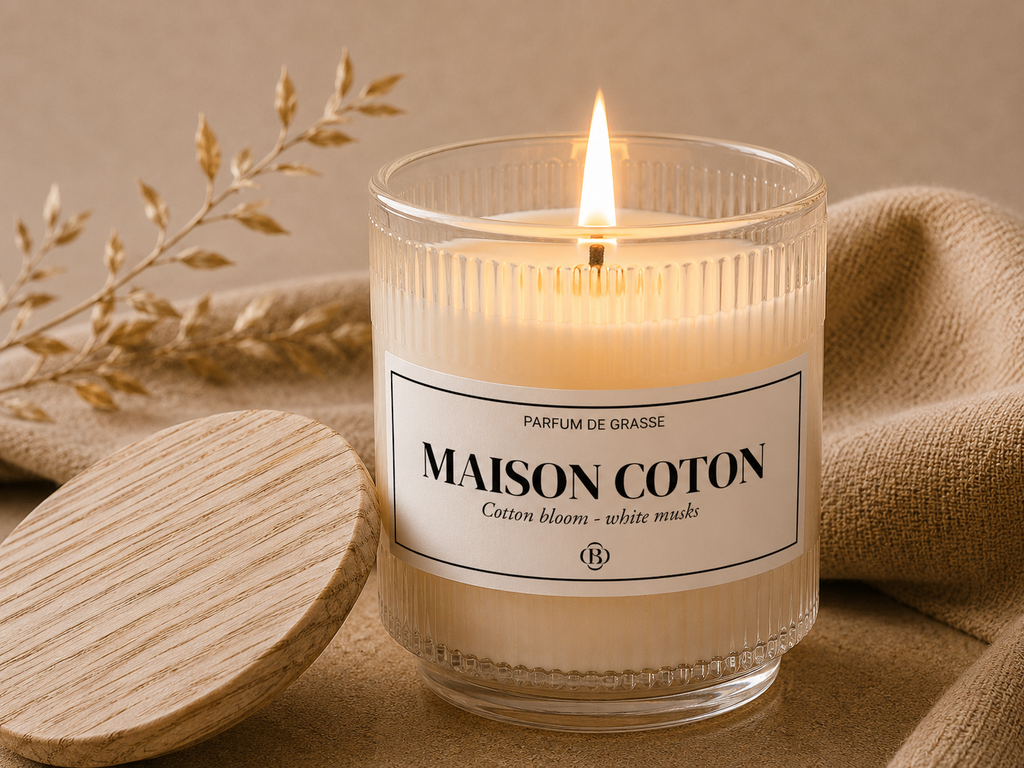 Bougie parfumée Maison Coton - lifestyle - Chic Bottle