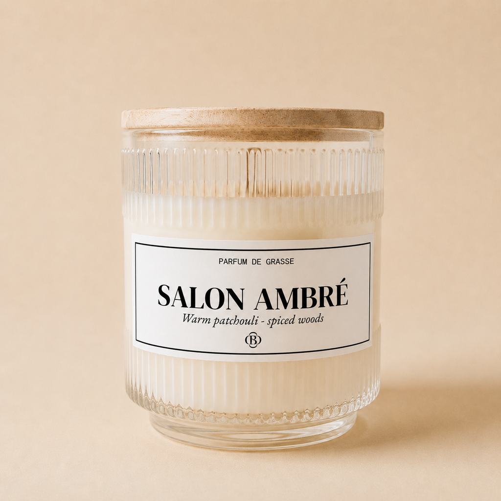 Bougie parfumée Salon Ambré - lifestyle - Chic Bottle