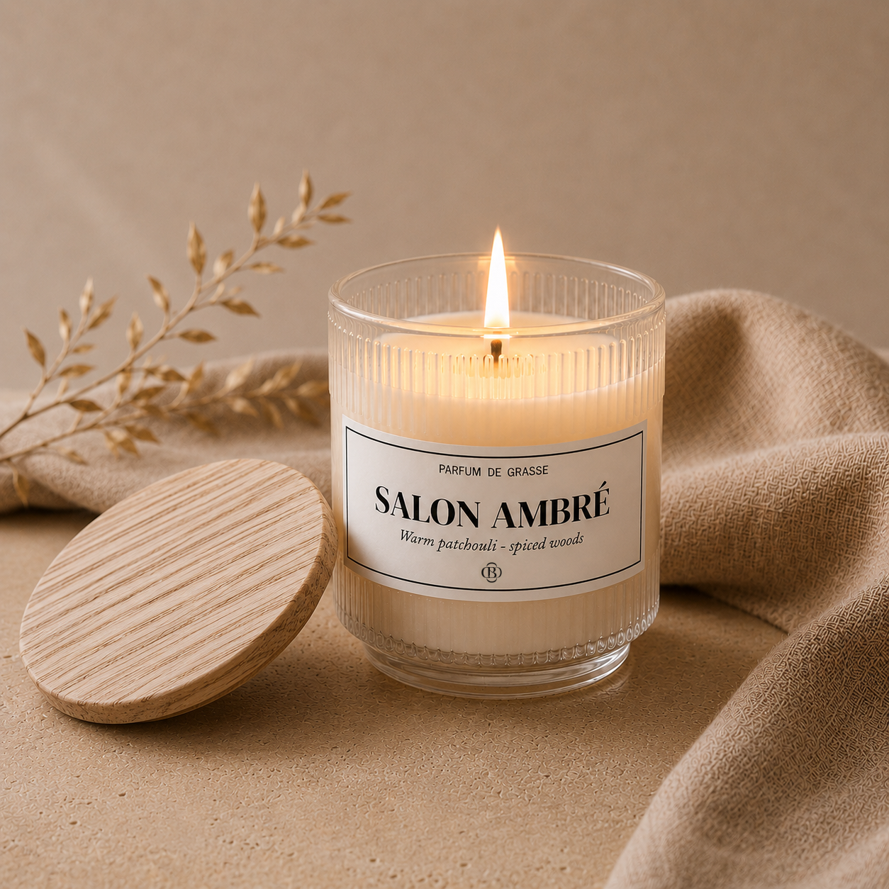 Bougie parfumée Salon Ambré - lifestyle - Chic Bottle