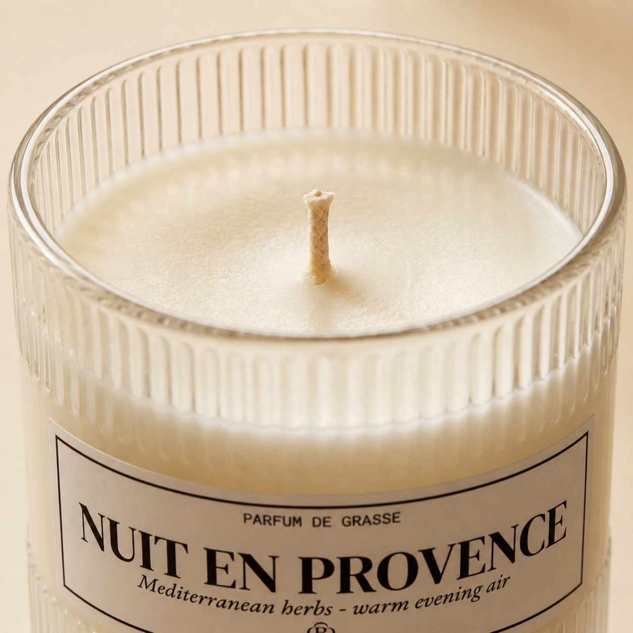 Bougie parfumée nuit en provence - Chic Bottle - Texture Cire